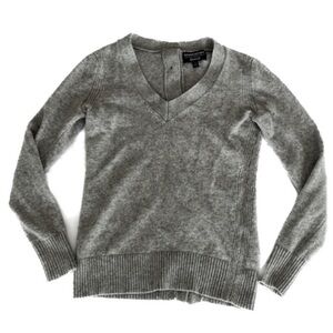 Gray V-Neck Sweater Timeless Knit Size Small
